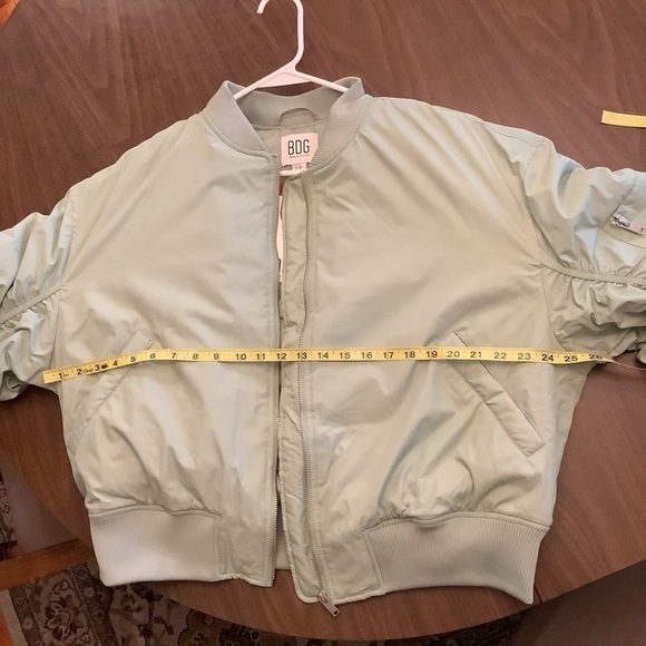 NWT UO BDG Charlie Barrel Sleeve Green Bomber Jacket Women’s Size Large - Picture 16 of 16